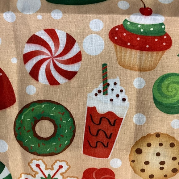 Handmade Holiday Winter Scrunchie (1) - Picture 5 of 6